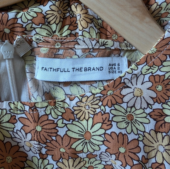 Faithful the Brand Jeannette Dress in Zoella Floral - Picture 8 of 9